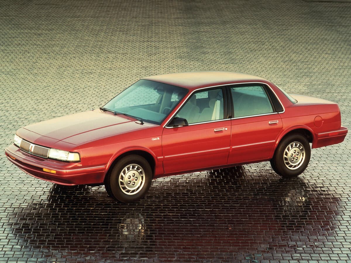 Oldsmobile Cutlass Ciera 1981 – 1996 — Əsas şəkil