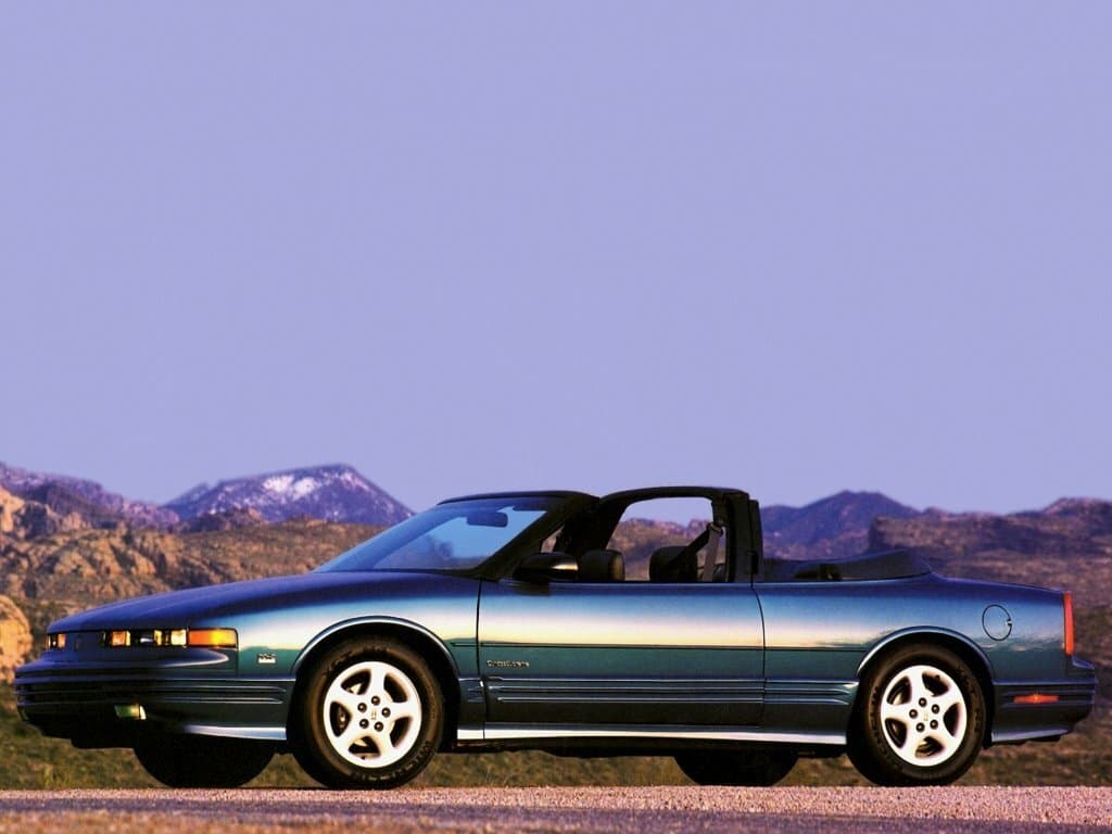 Oldsmobile Cutlass Supreme 1988 – 1997 — Əsas şəkil