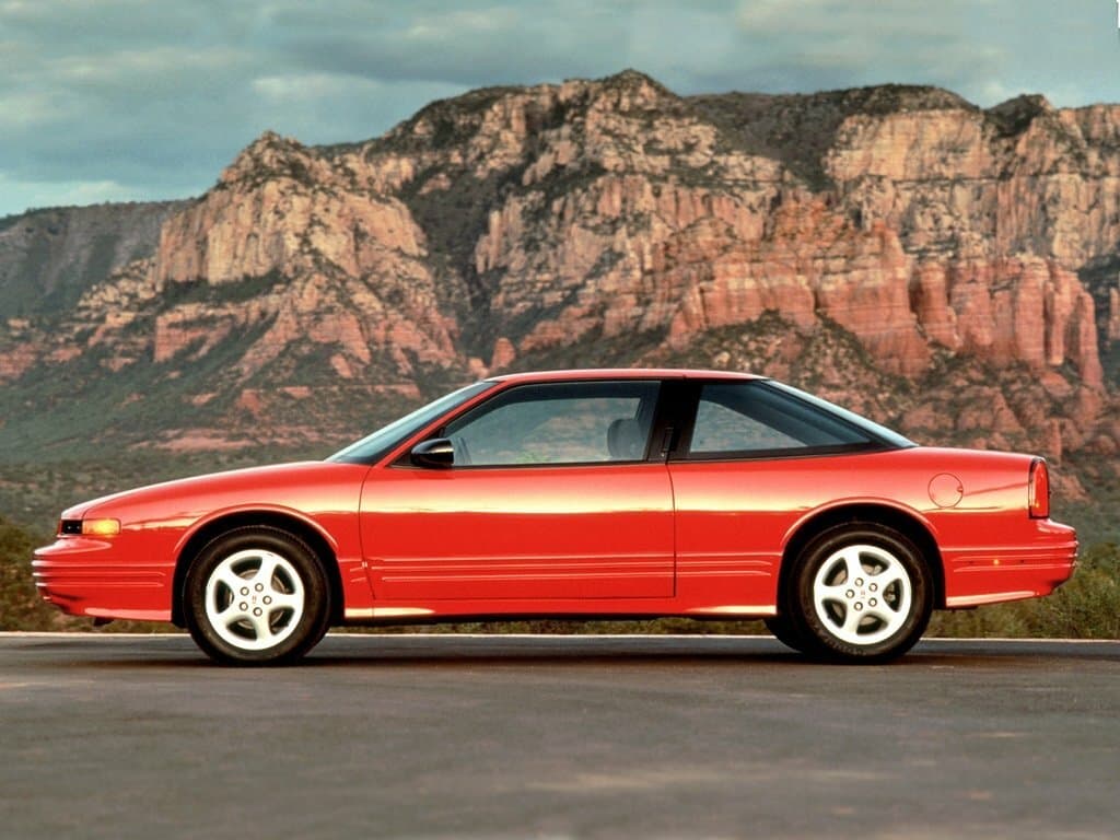 Oldsmobile Cutlass Supreme 1988 – 1997 — Yandan