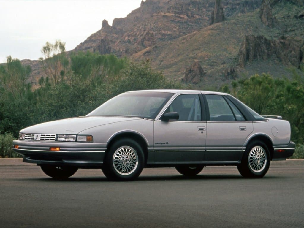 Oldsmobile Cutlass Supreme 1988 – 1997 — Əsas şəkil