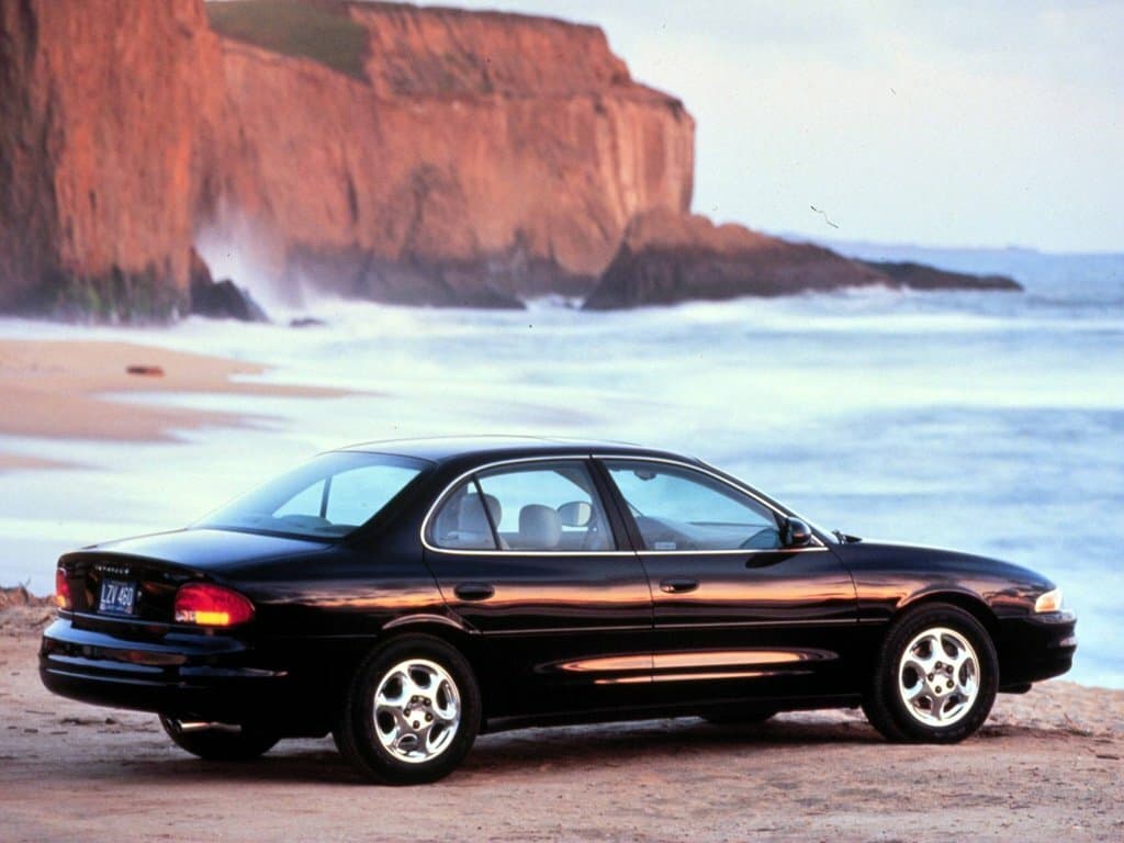 Oldsmobile Intrigue 1997 – 2002 — Yandan
