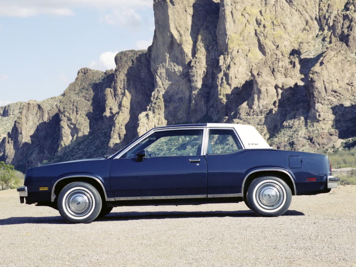 Oldsmobile Omega 1979 – 1984 — Yandan