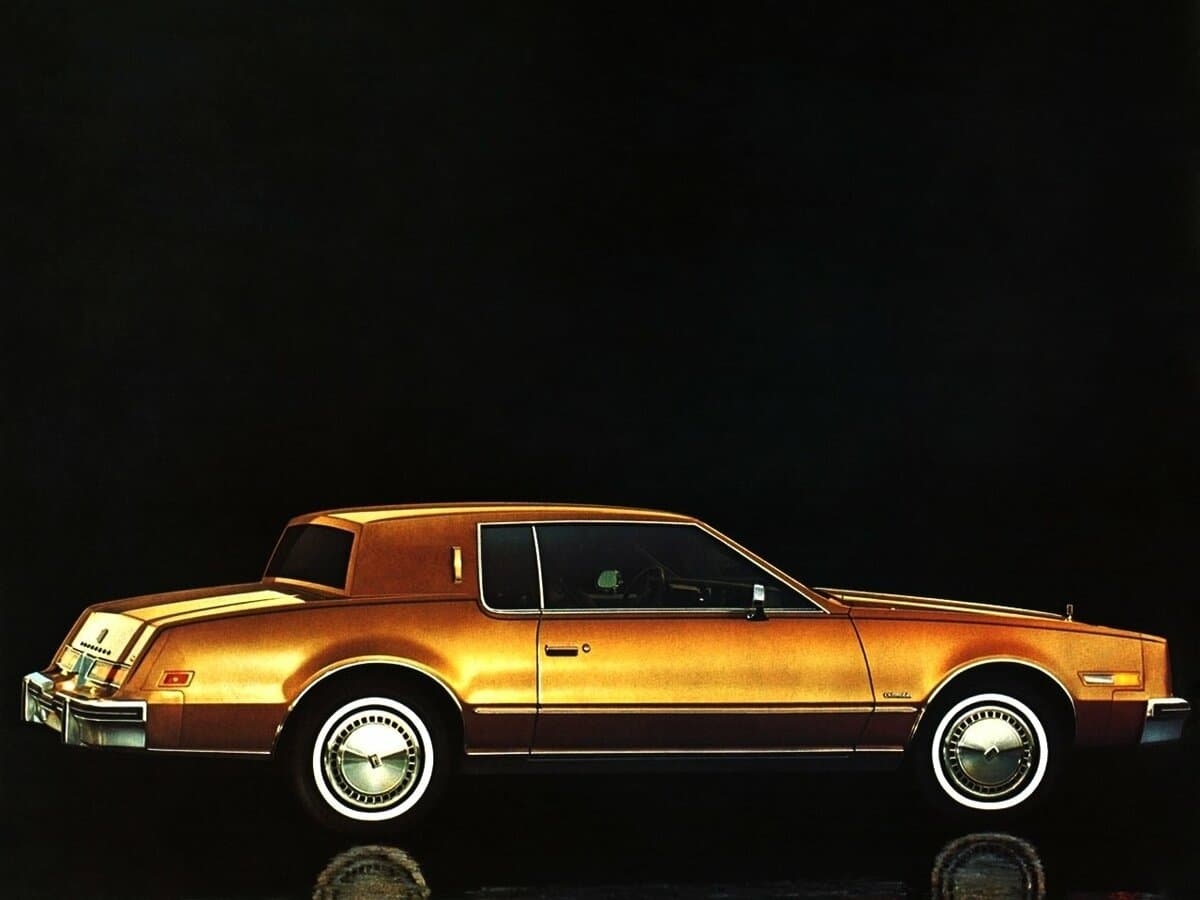 Oldsmobile Toronado III — yandan görünüş