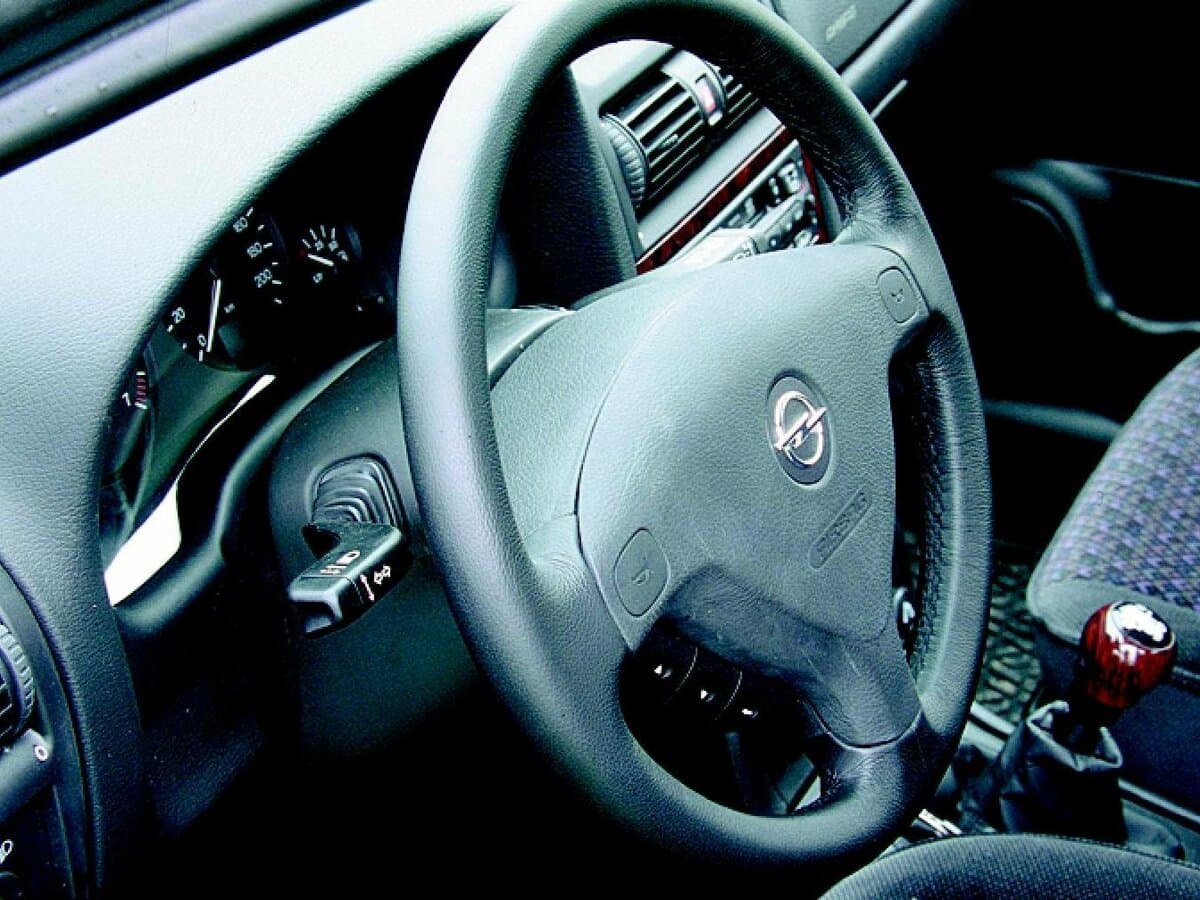 Opel Astra G — Sükan