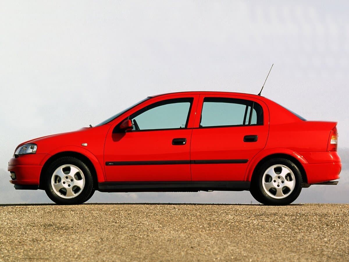 Opel Astra G — Yandan