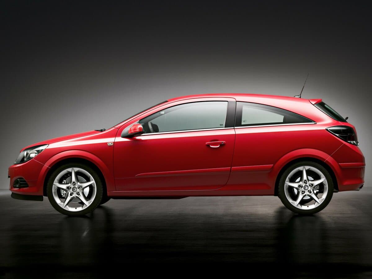 Opel Astra H Restayling — Yandan