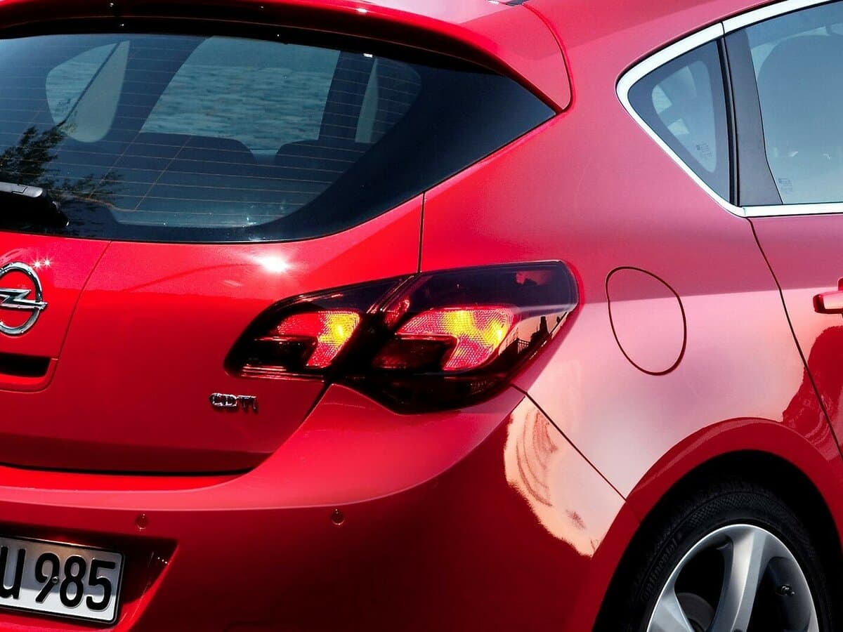 Opel Astra J — Detal