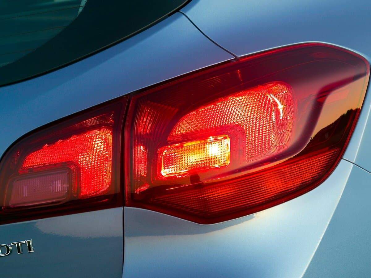 Opel Astra J — Detal