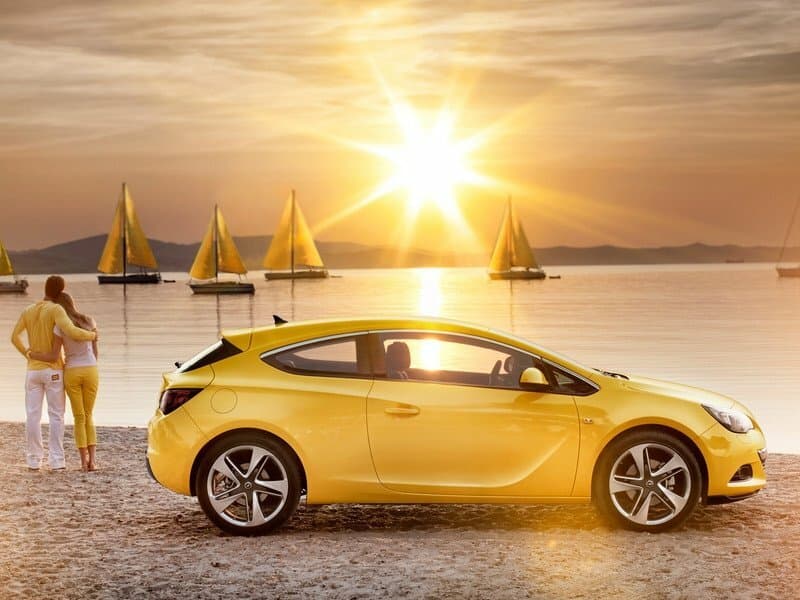 Opel Astra J Restayling — Yandan