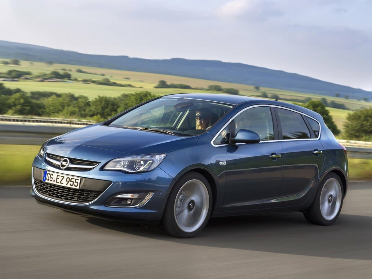 Opel Astra J Restayling — Əsas şəkil