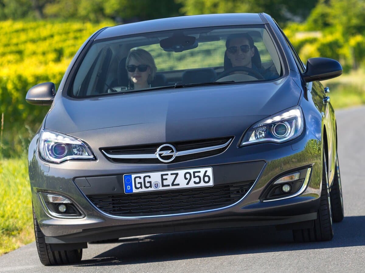 Opel Astra J Restayling — Öndən