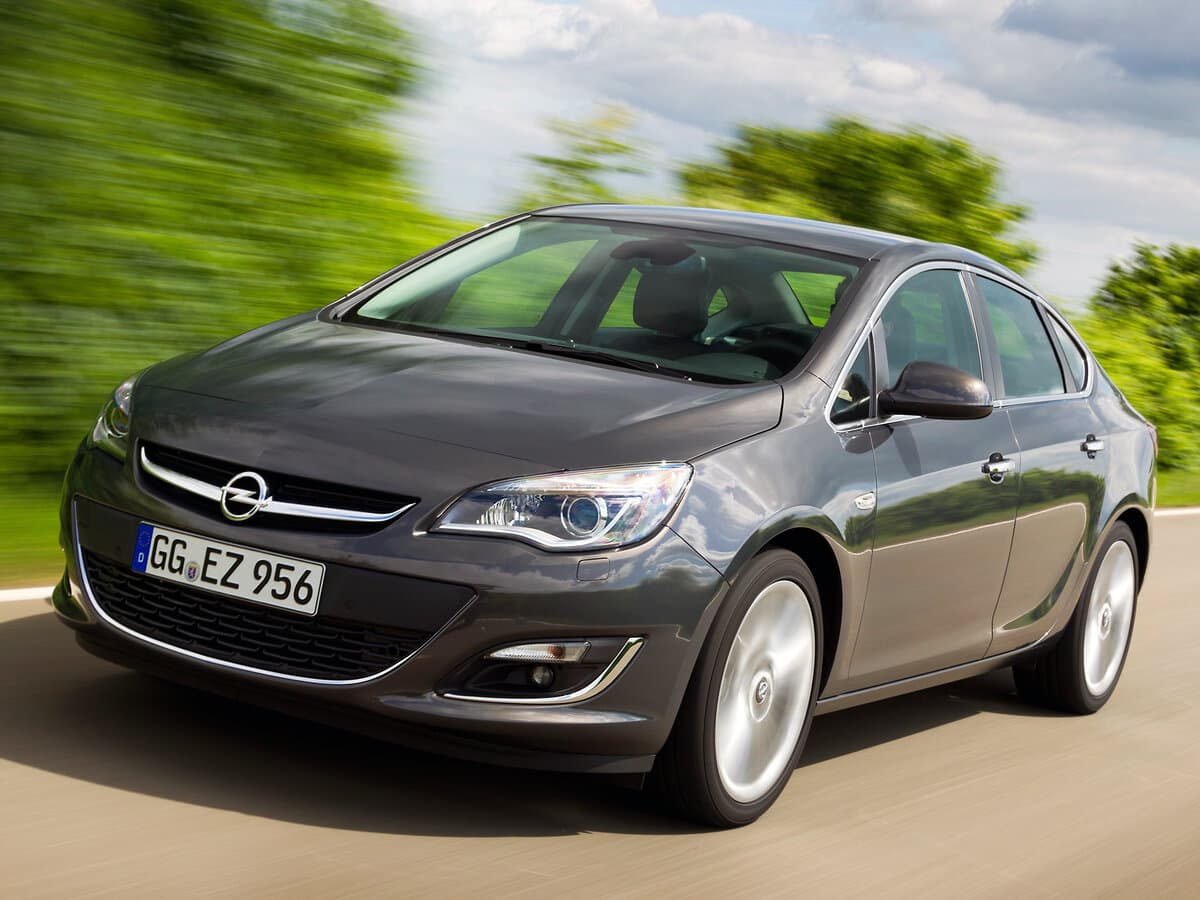 Opel Astra J Restayling — Əsas şəkil