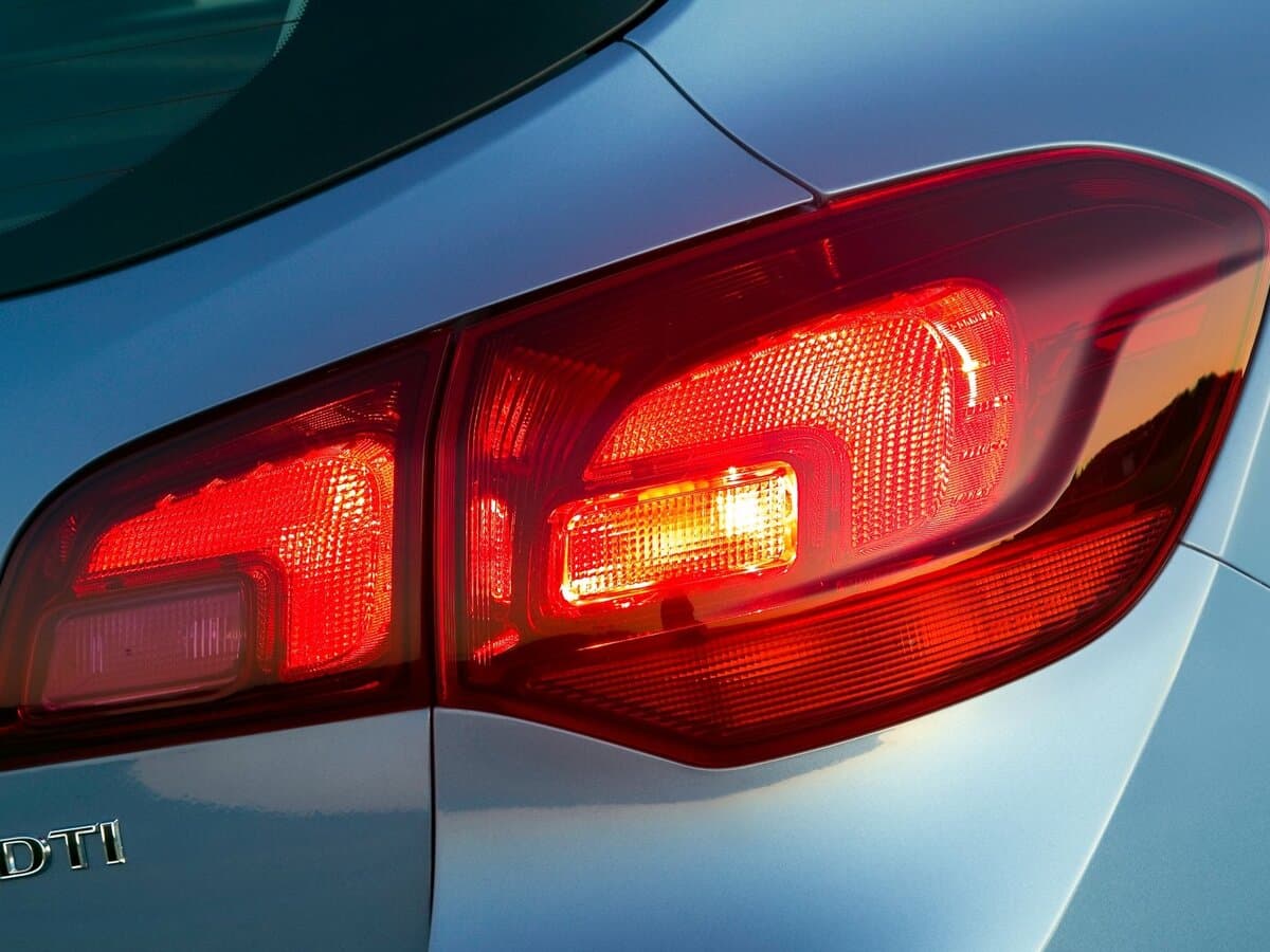 Opel Astra J Restayling — Detal