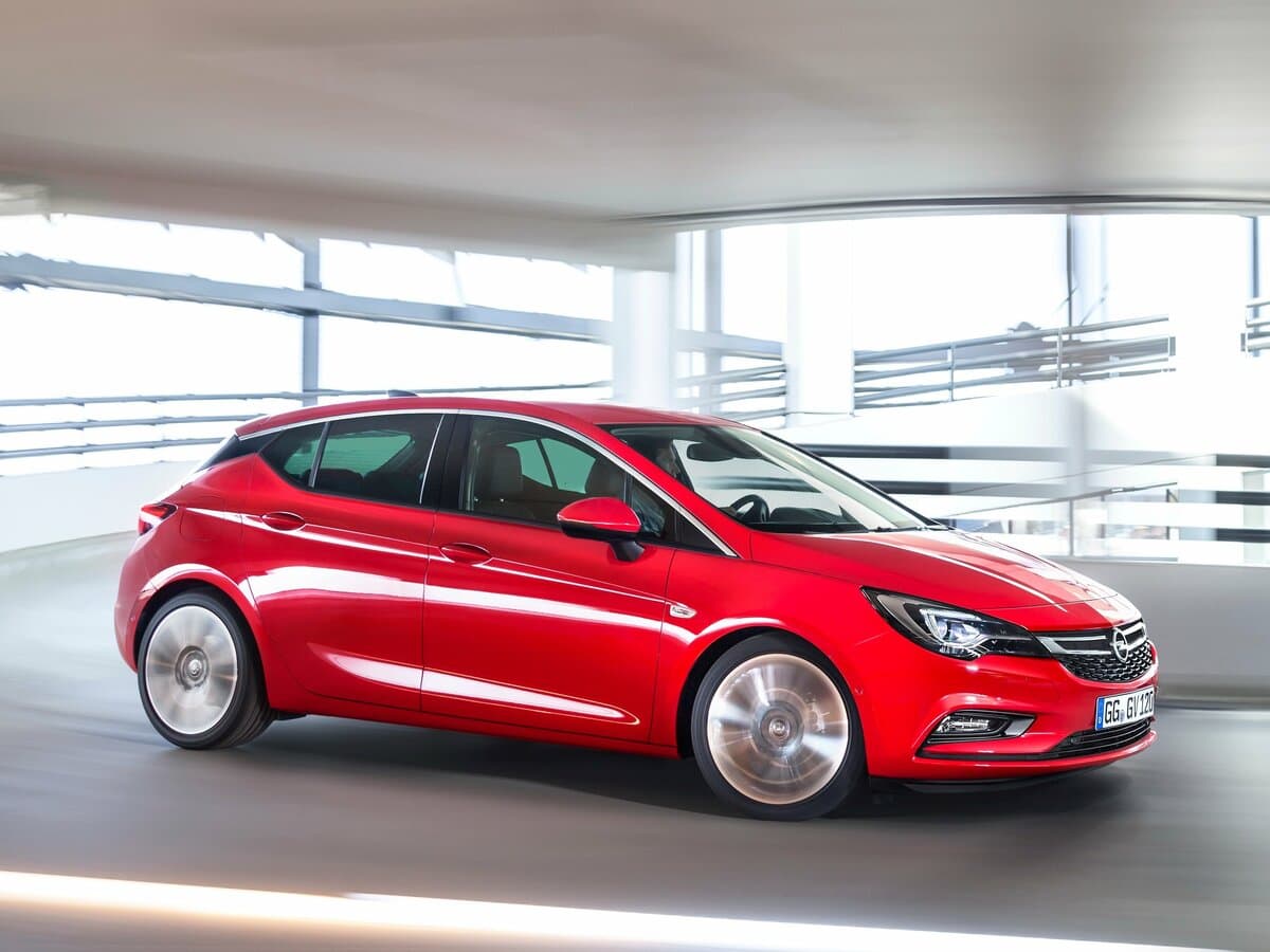Opel Astra K — Yandan