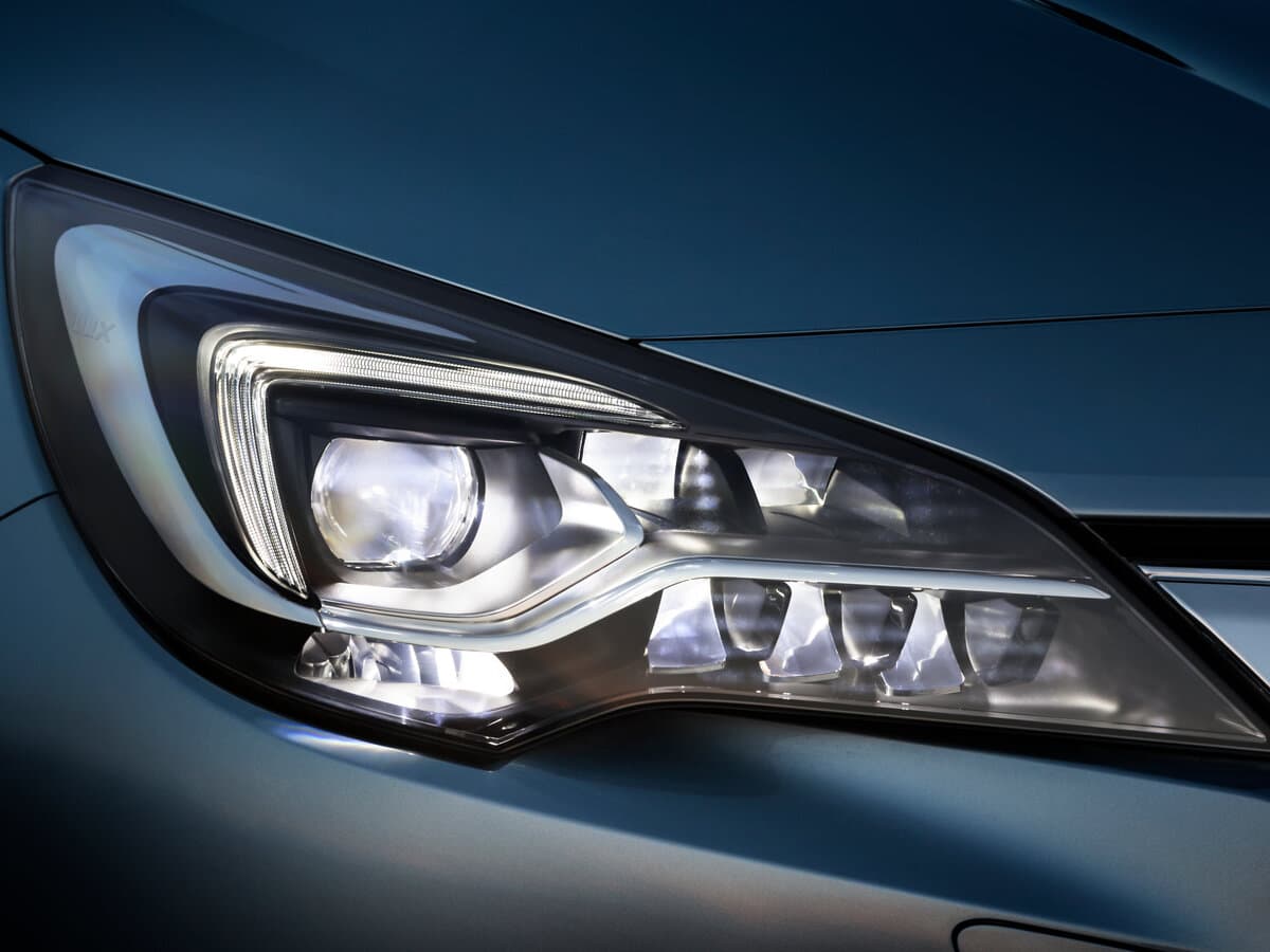 Opel Astra K Restayling — Fara