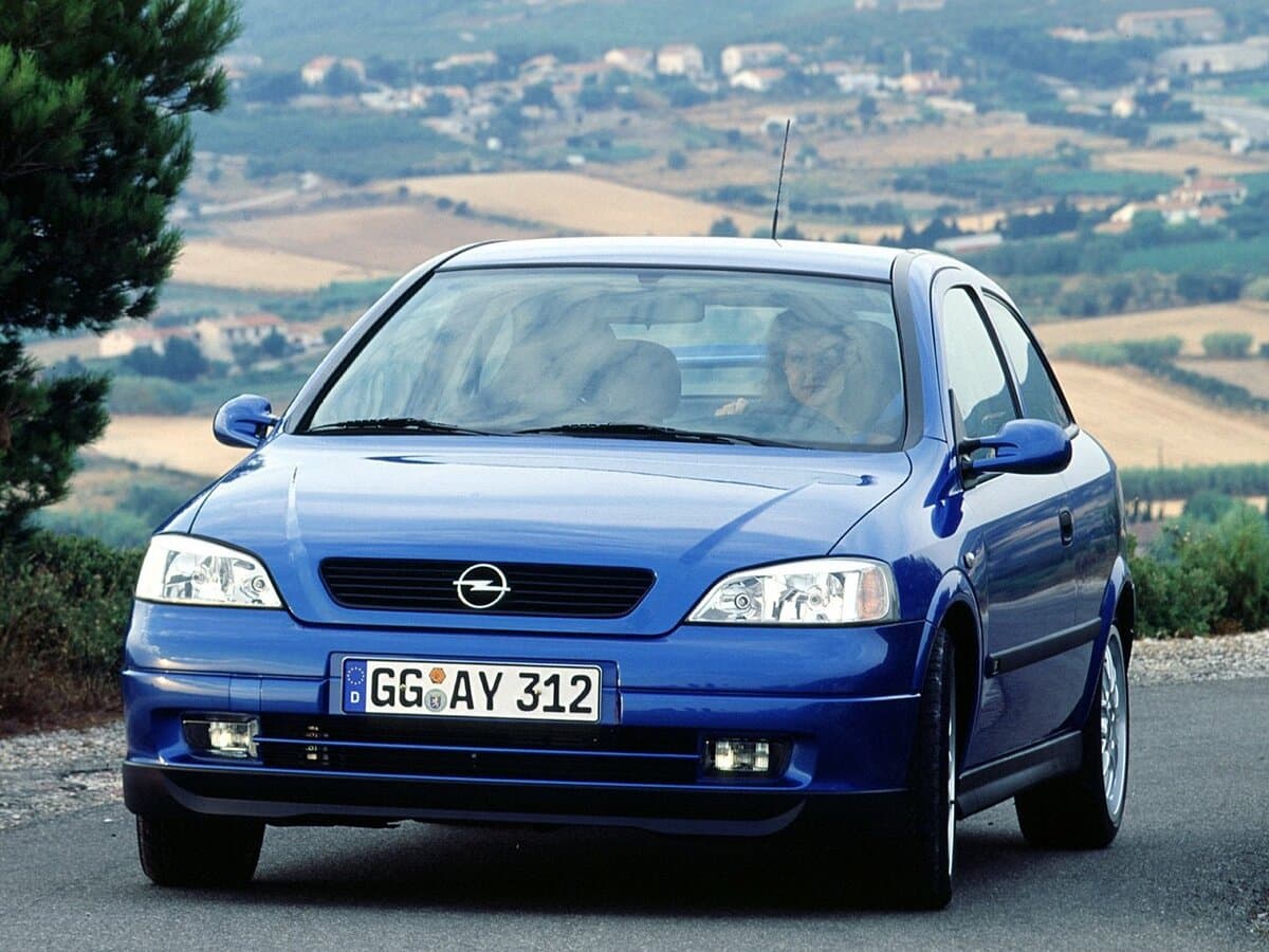Opel Astra OPC G — Öndən