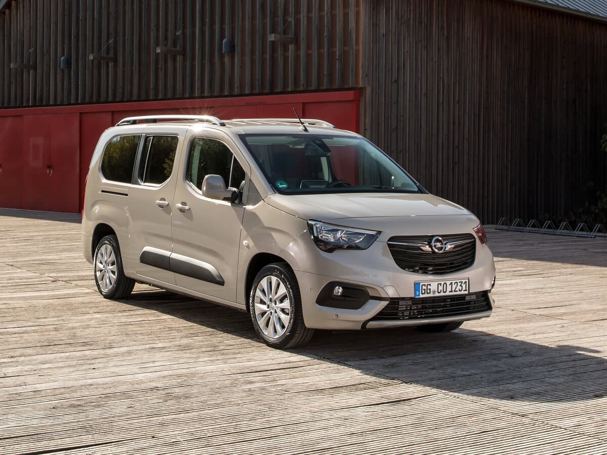 Opel Combo E — Əsas şəkil