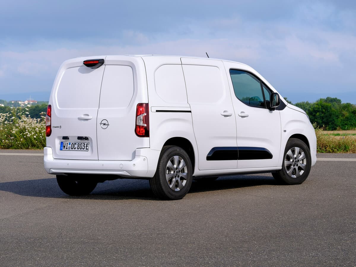 Opel Combo E Restayling — 3/4 arxadan
