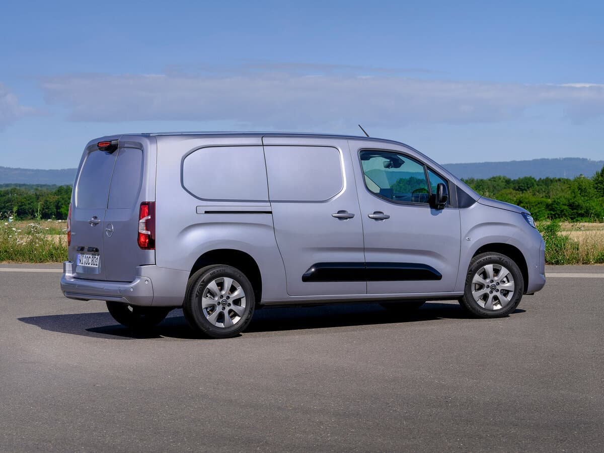 Opel Combo E Restayling — Yandan