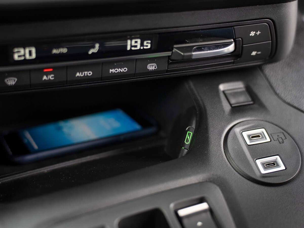 Opel Combo E Restayling — Salon, öndən