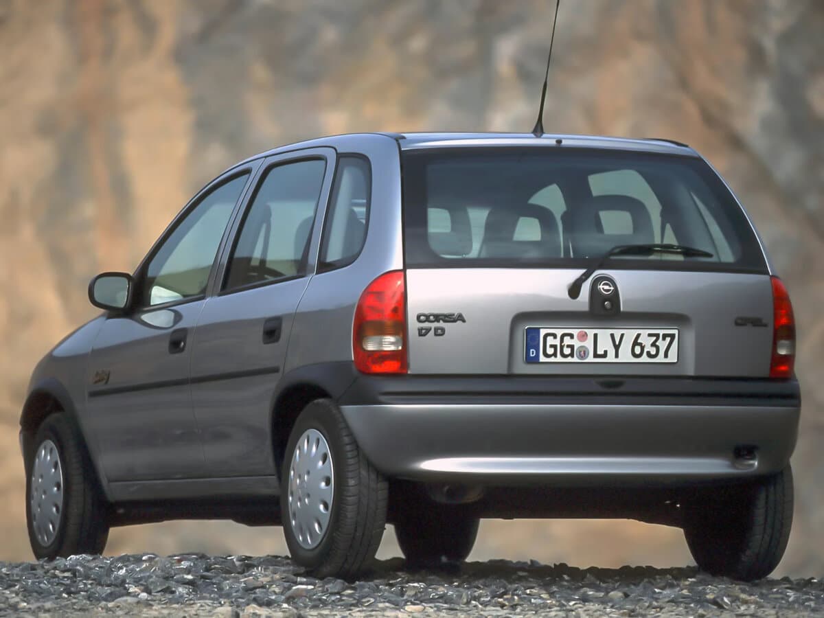 Opel Corsa B — 3/4 arxadan