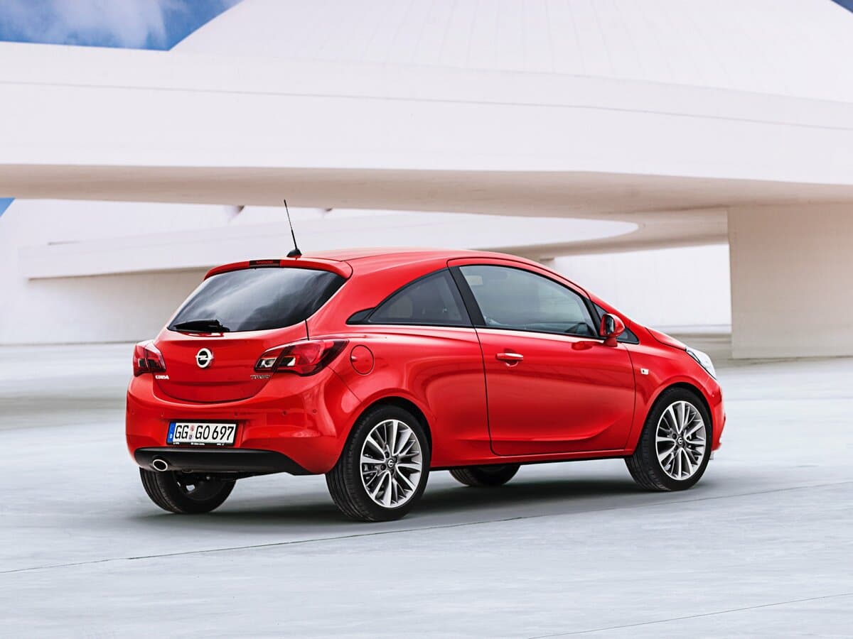 Opel Corsa E — 3/4 arxadan
