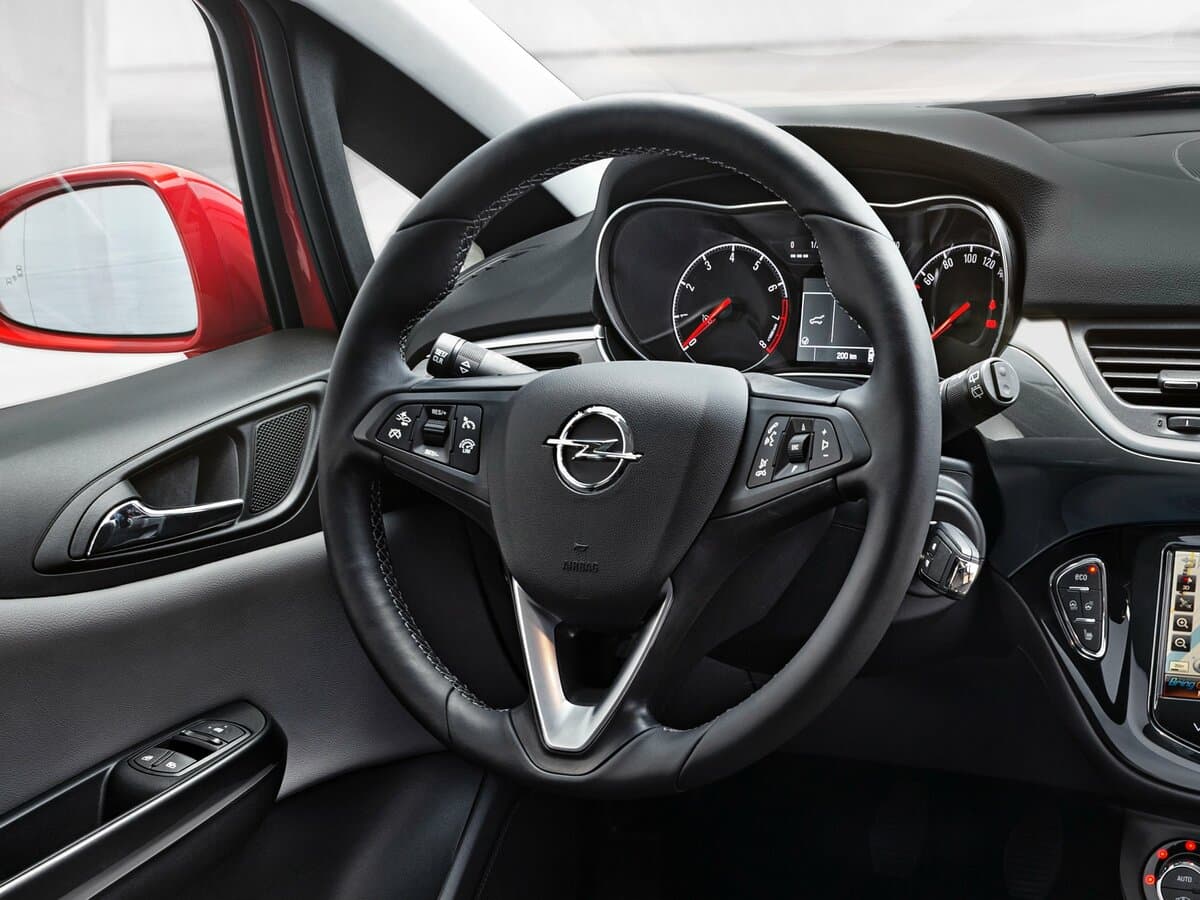 Opel Corsa E — Sükan