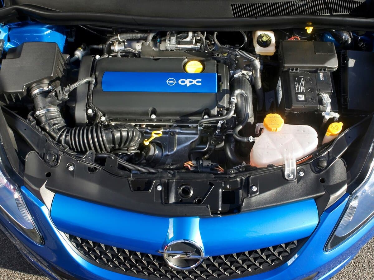 Opel Corsa OPC D — Salon, arxadan