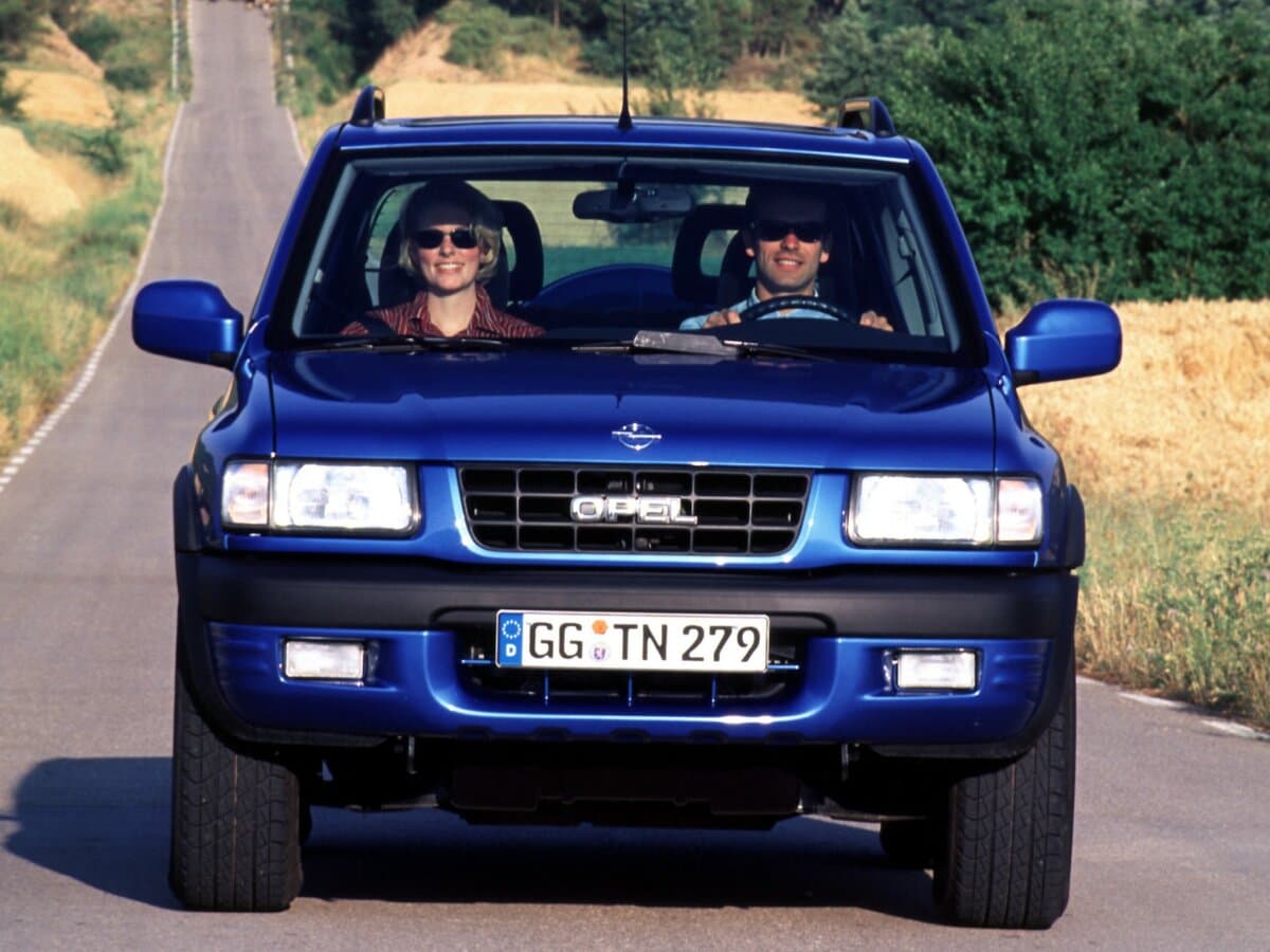 Opel Frontera B — Öndən