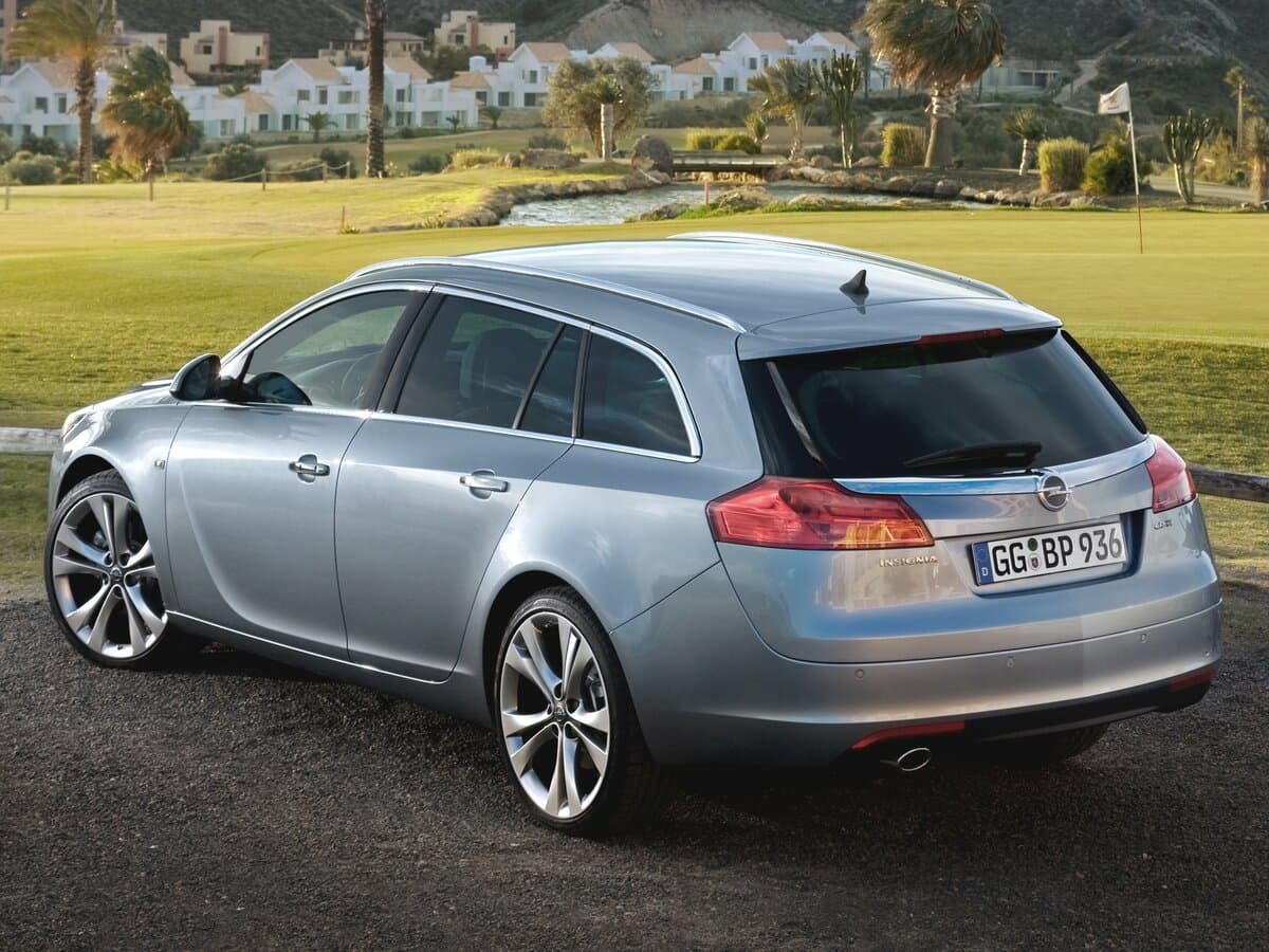 Opel Insignia I — 3/4 arxadan