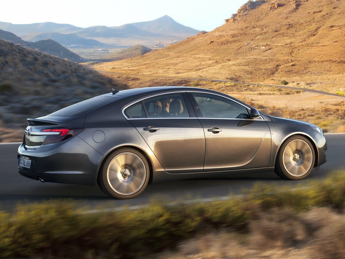Opel Insignia I Restayling — Yandan
