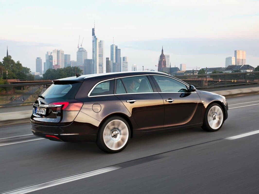 Opel Insignia I Restayling — 3/4 arxadan