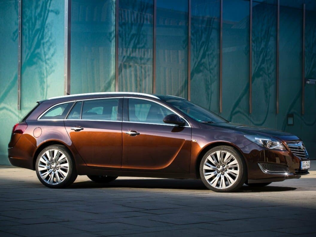 Opel Insignia I Restayling — Yandan