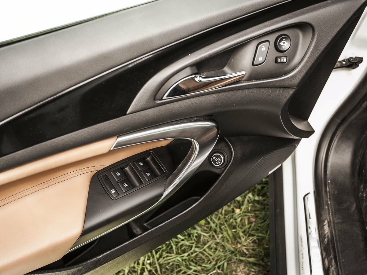 Opel Insignia I Restayling — Qapı