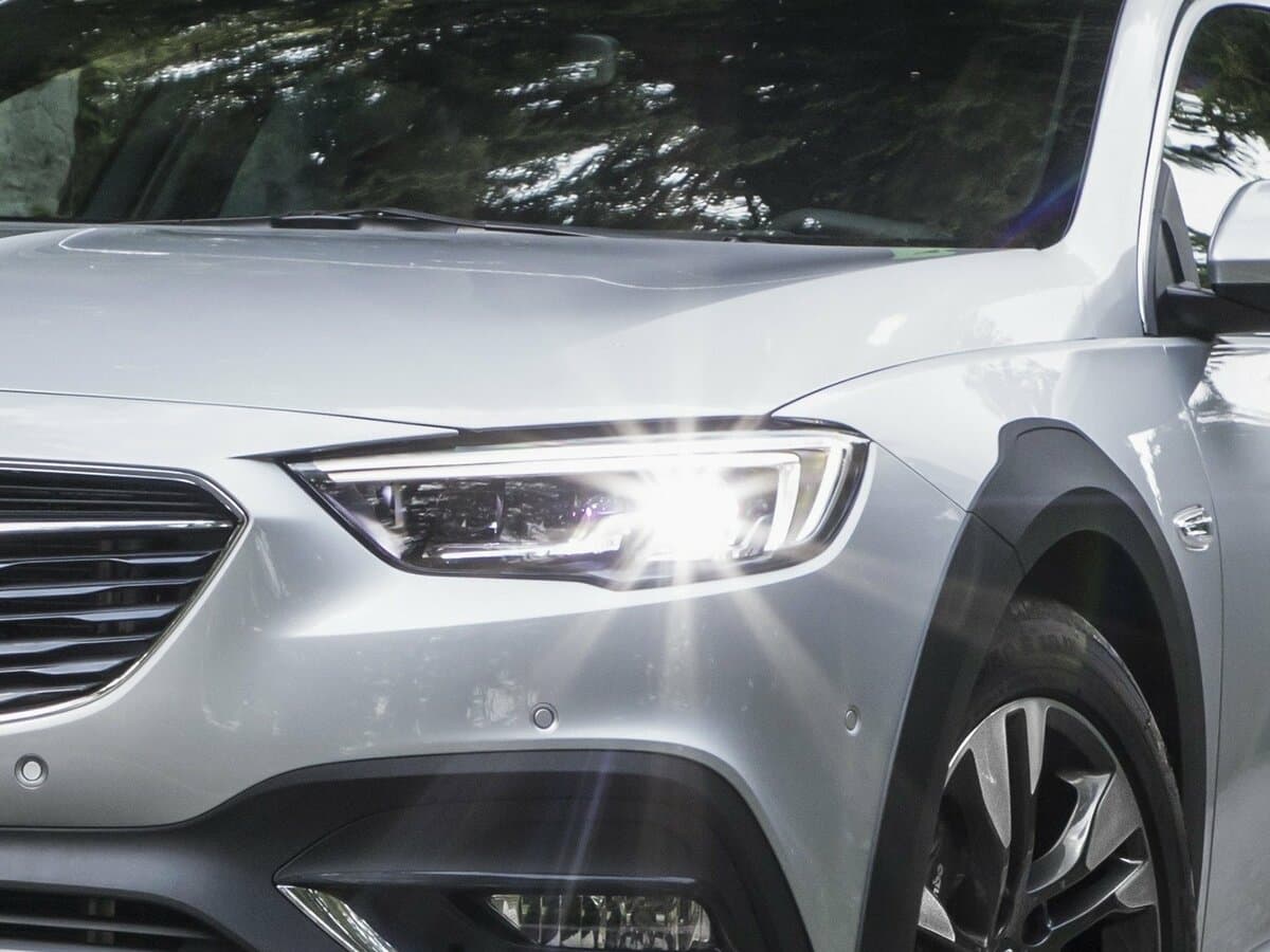 Opel Insignia II — Fara