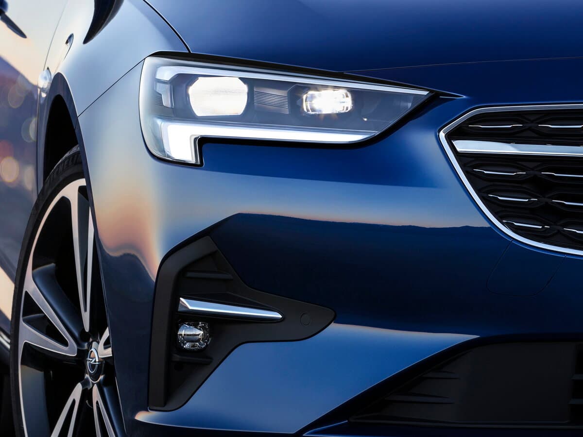 Opel Insignia II Restayling — Fara