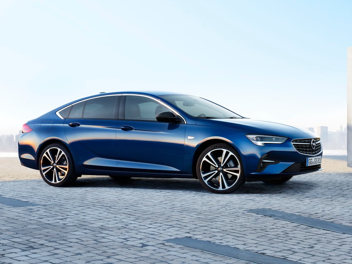 Opel Insignia II Restayling — Yandan
