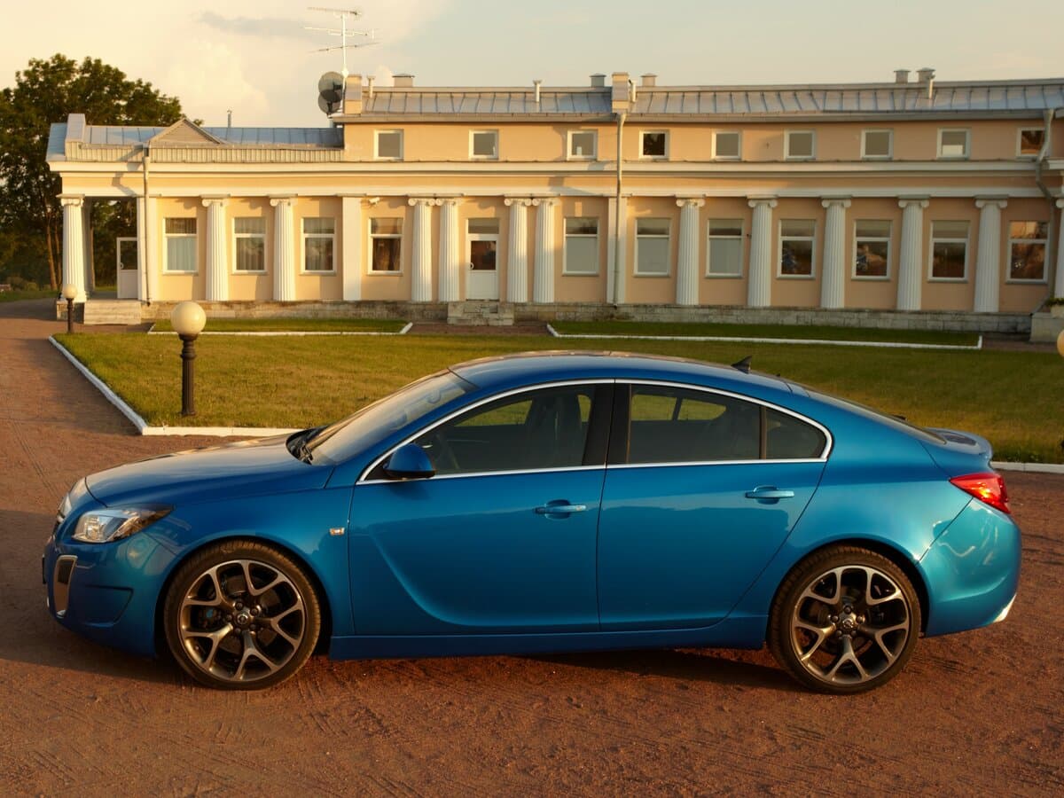 Opel Insignia OPC I — Yandan