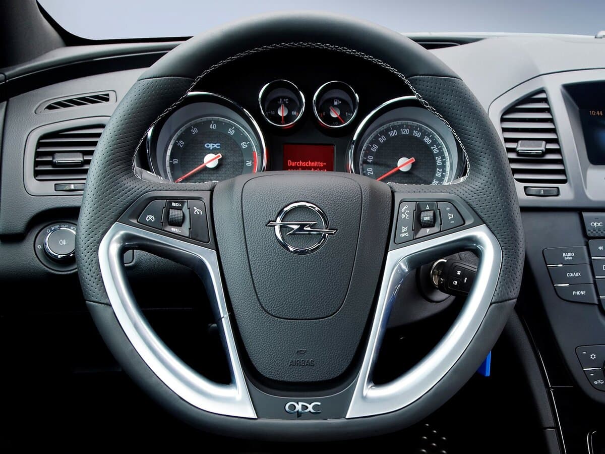 Opel Insignia OPC I — Sükan