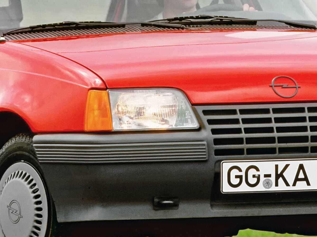 Opel Kadett E — Fara