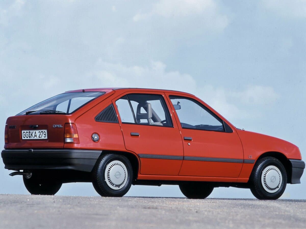 Opel Kadett E — 3/4 arxadan