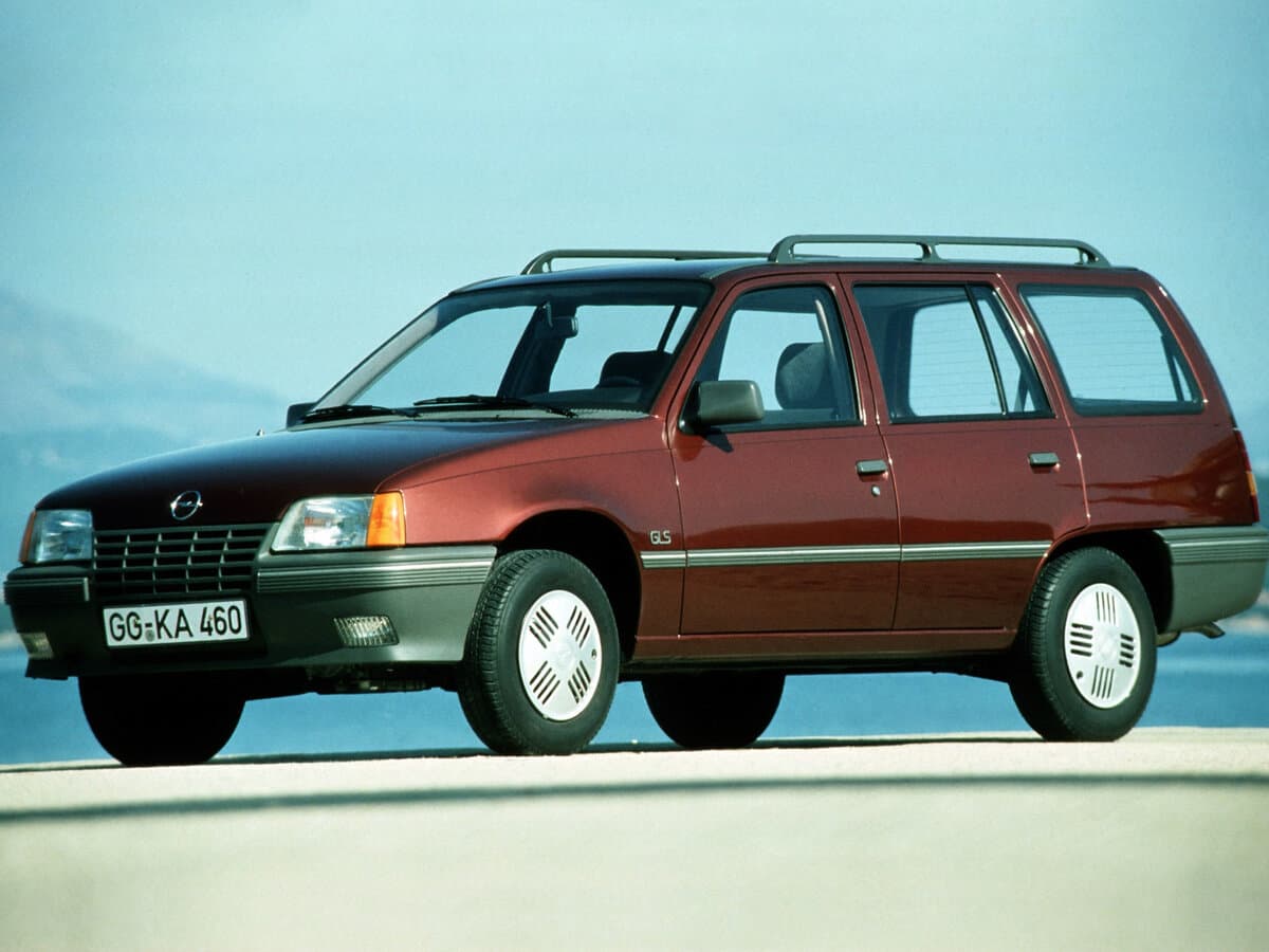 Opel Kadett E — Əsas şəkil