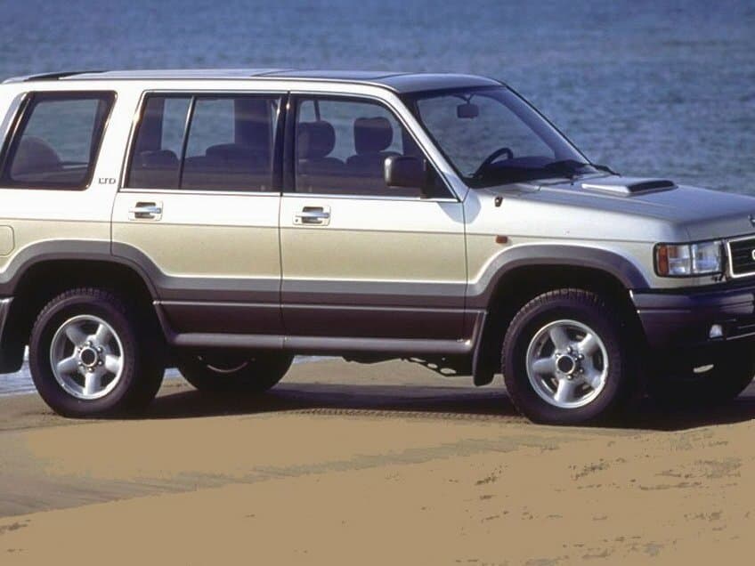 Opel Monterey A — Yandan