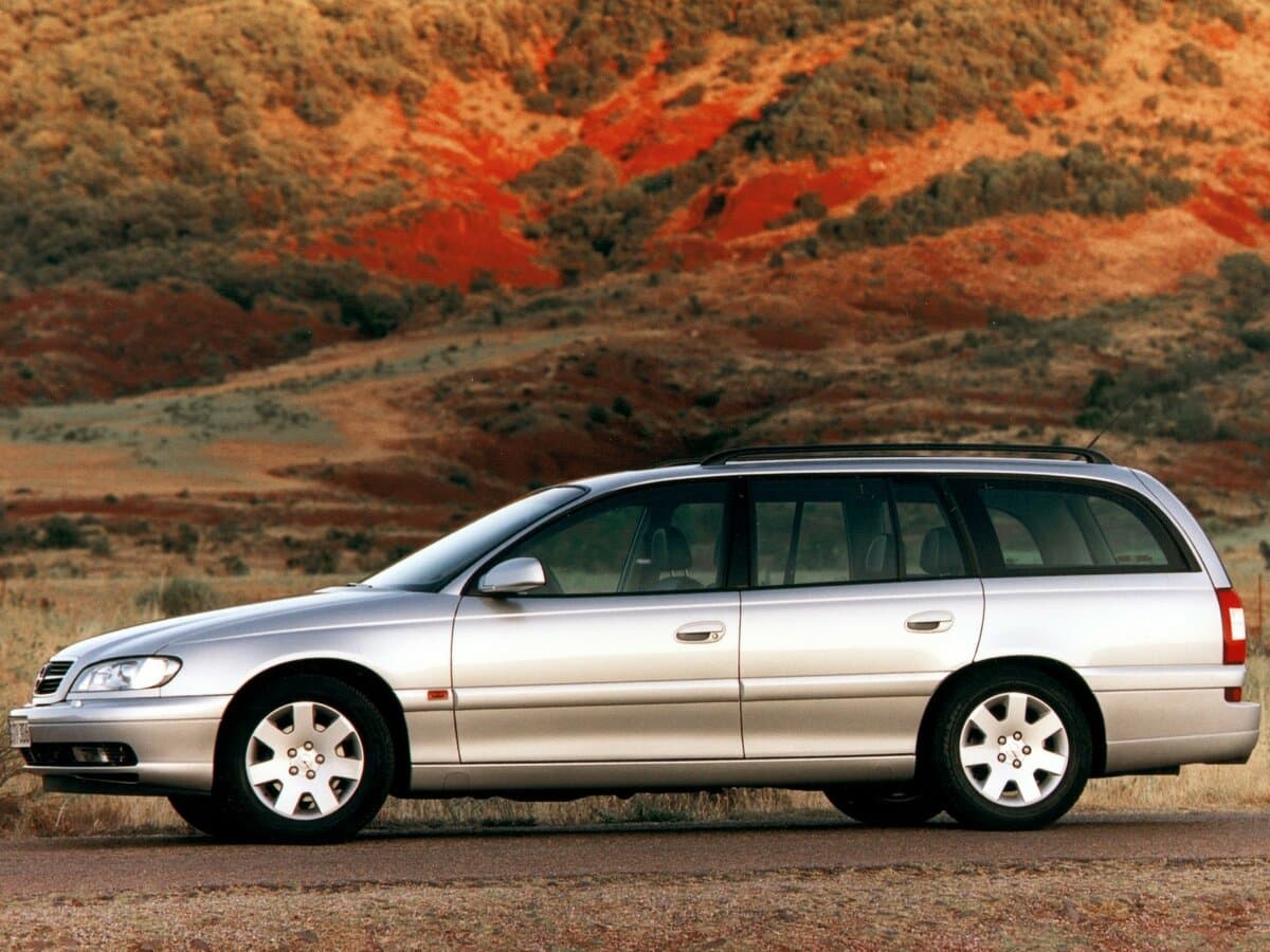 Opel Omega B Restayling — Yandan