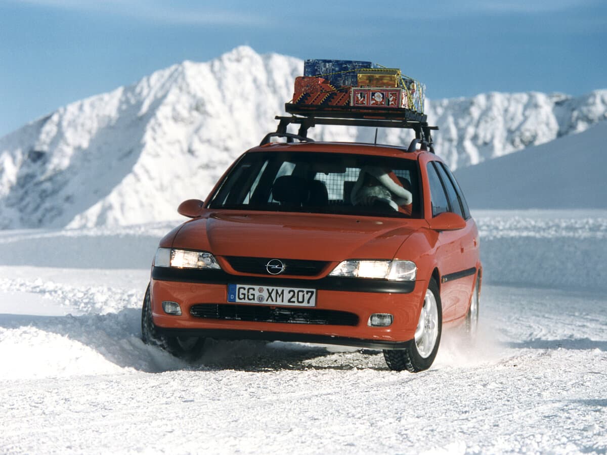 Opel Vectra B — Öndən