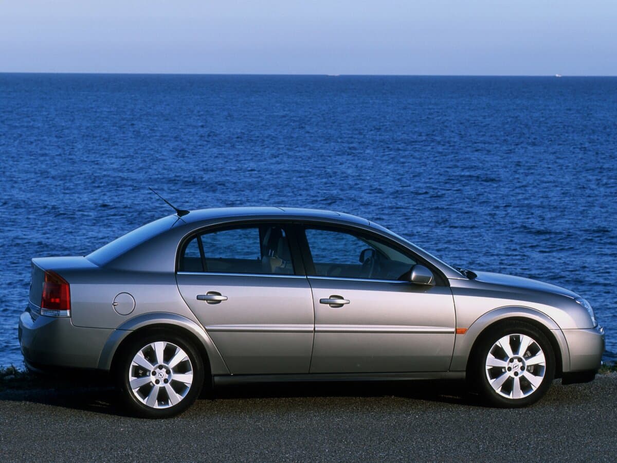 Opel Vectra C — Yandan