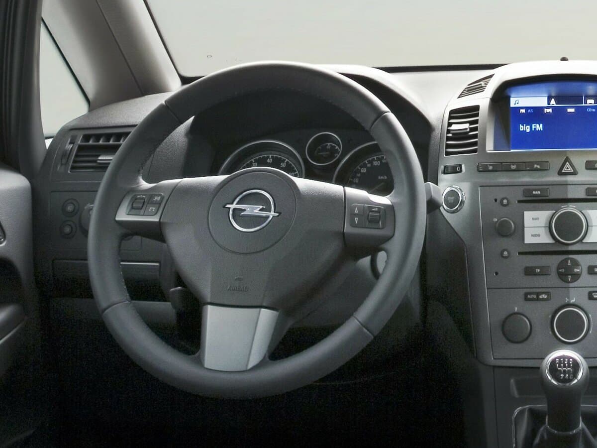 Opel Zafira B — Sükan