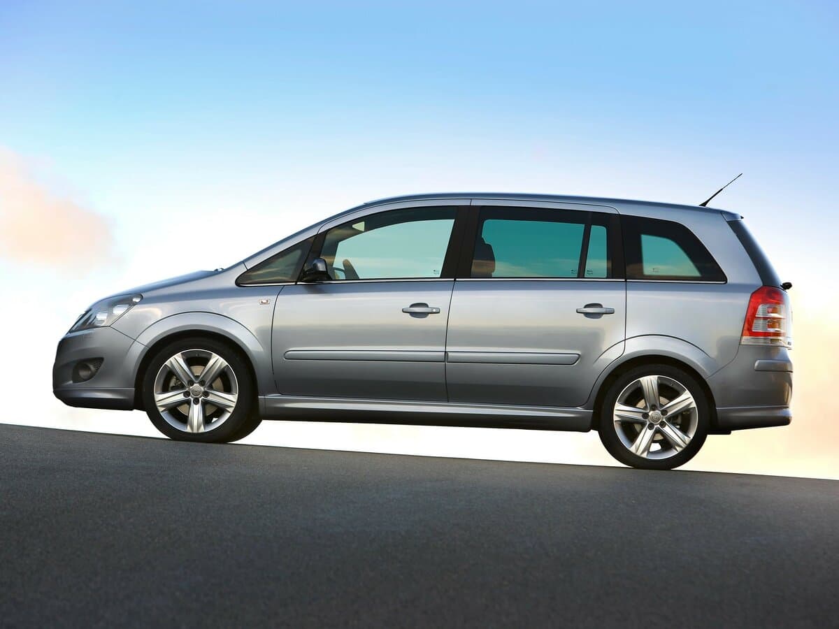 Opel Zafira B Restayling — Yandan