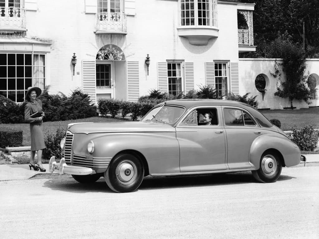 Packard Clipper 1941 – 1947 — yandan görünüş