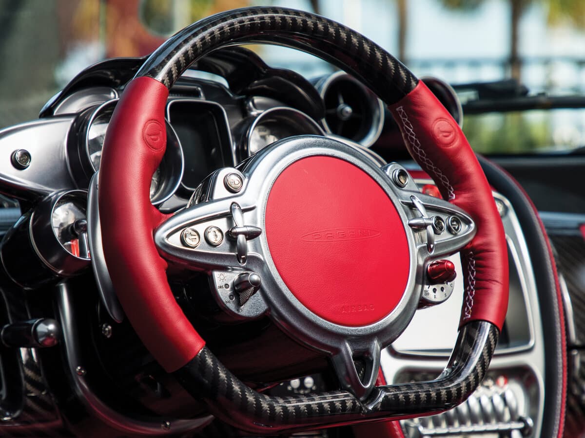 Pagani Huayra 2012 – indiyədək — Sükan